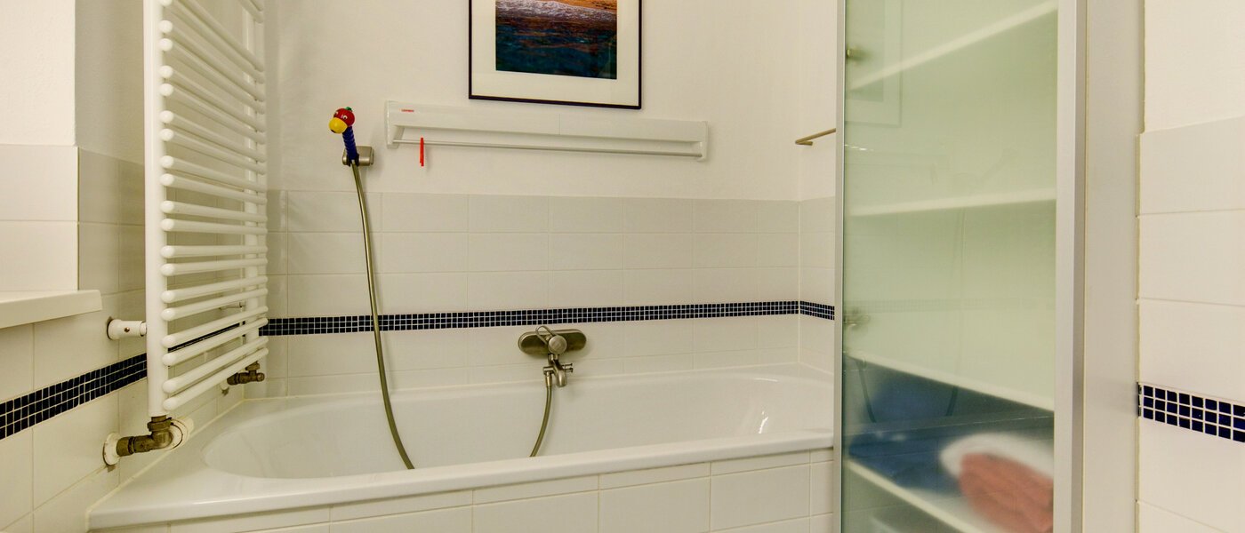 apartment München Großhadern 01 bathroom 2051