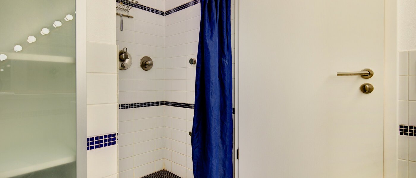 apartment München Großhadern 04 bathroom 2051