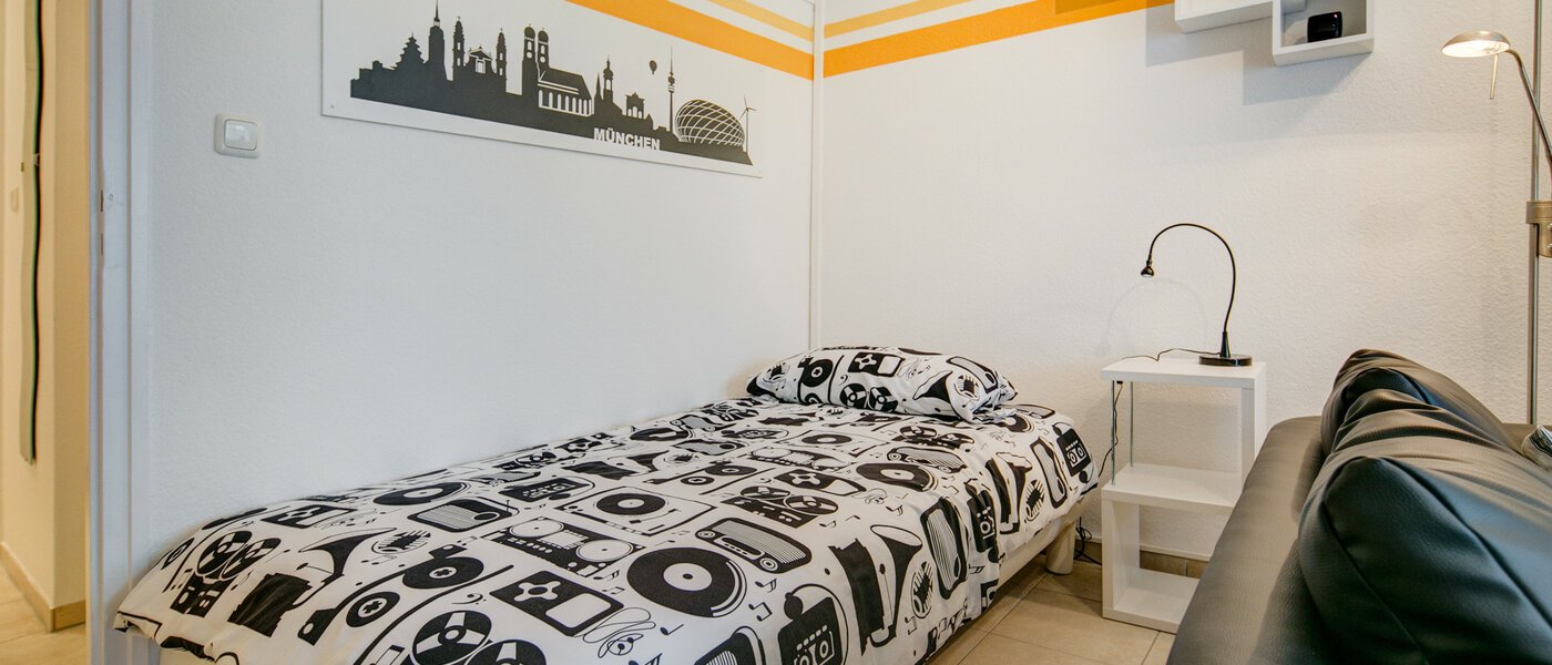 apartment München Forstenried 01 sleeping area 2065