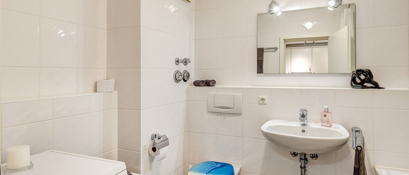 apartment München Johanneskirchen 02 bathroom 2079