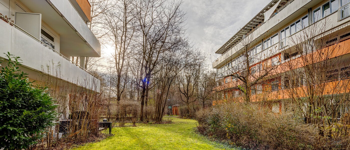 apartment München Johanneskirchen 02 communal garden 2079