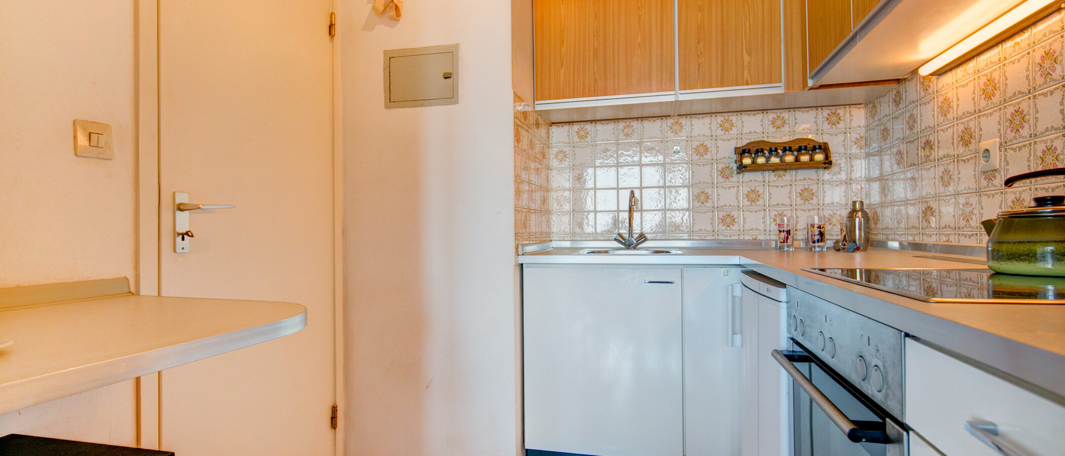 apartment München Mittersendling 03 kitchen 2140