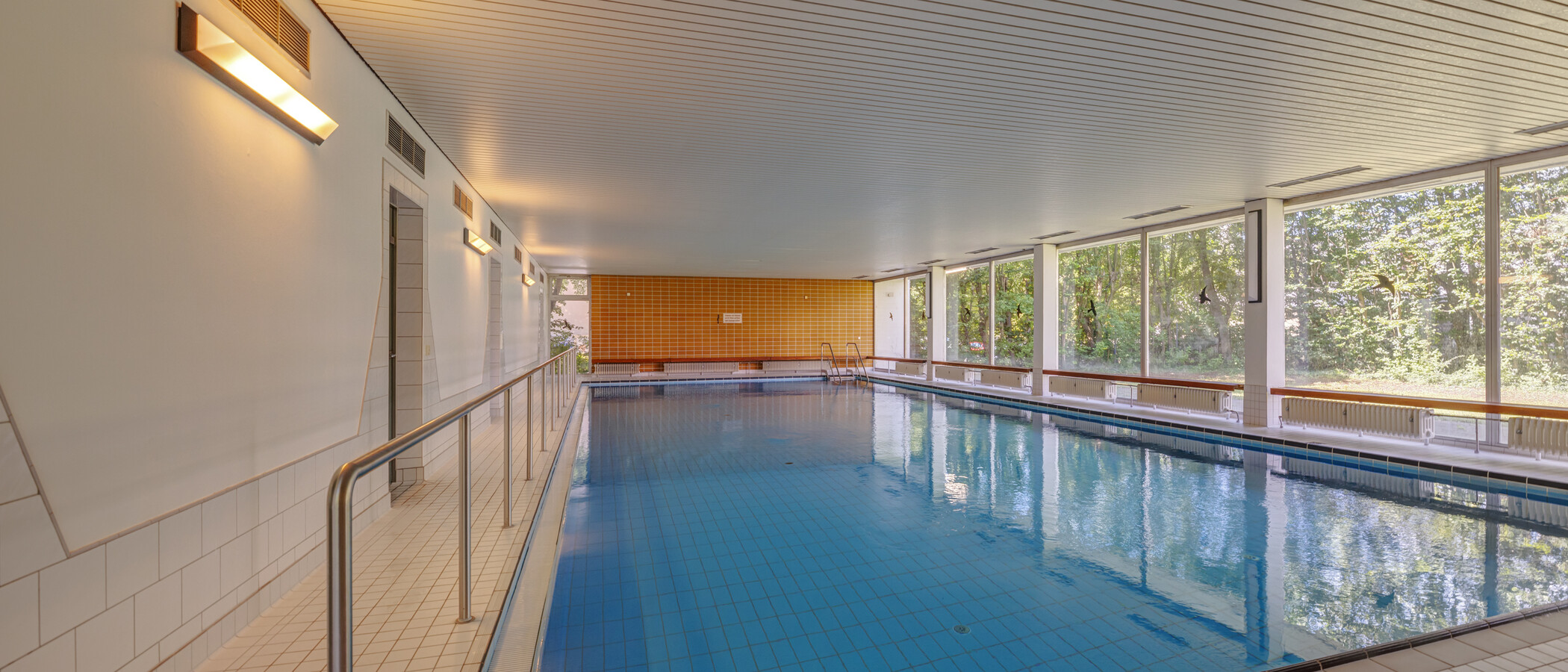 apartment München Mittersendling 02 pool 2140