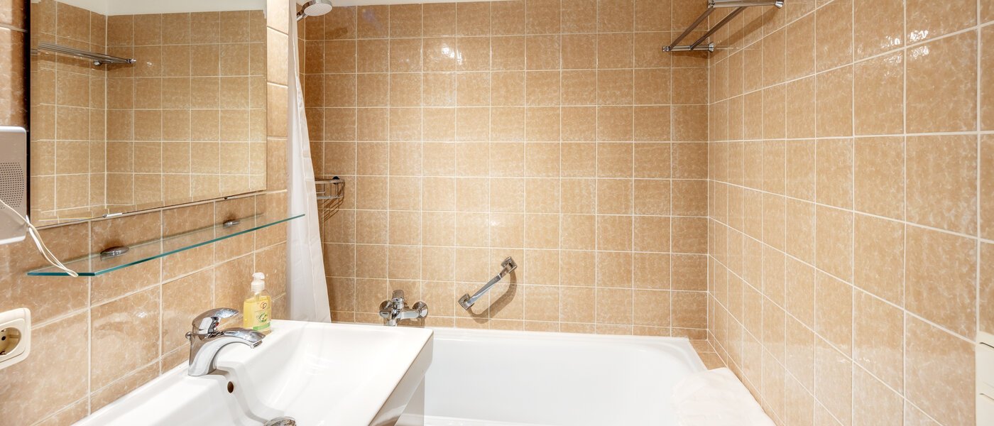 apartment München Haidhausen 02 bathroom 2169