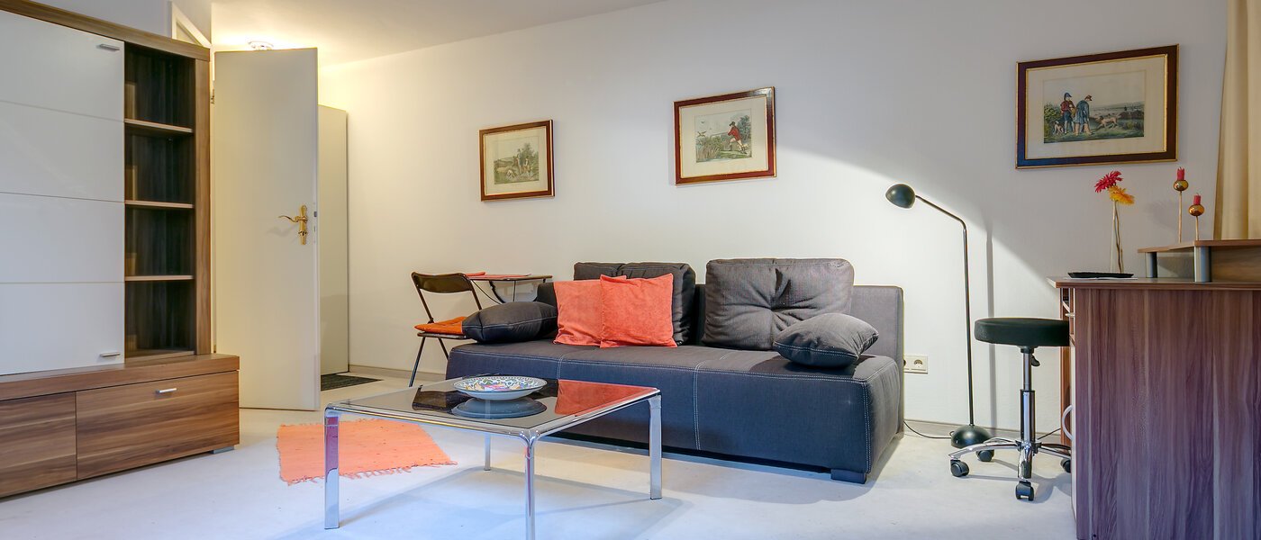 basement apartment Pullach im Isartal 05 living room 2191