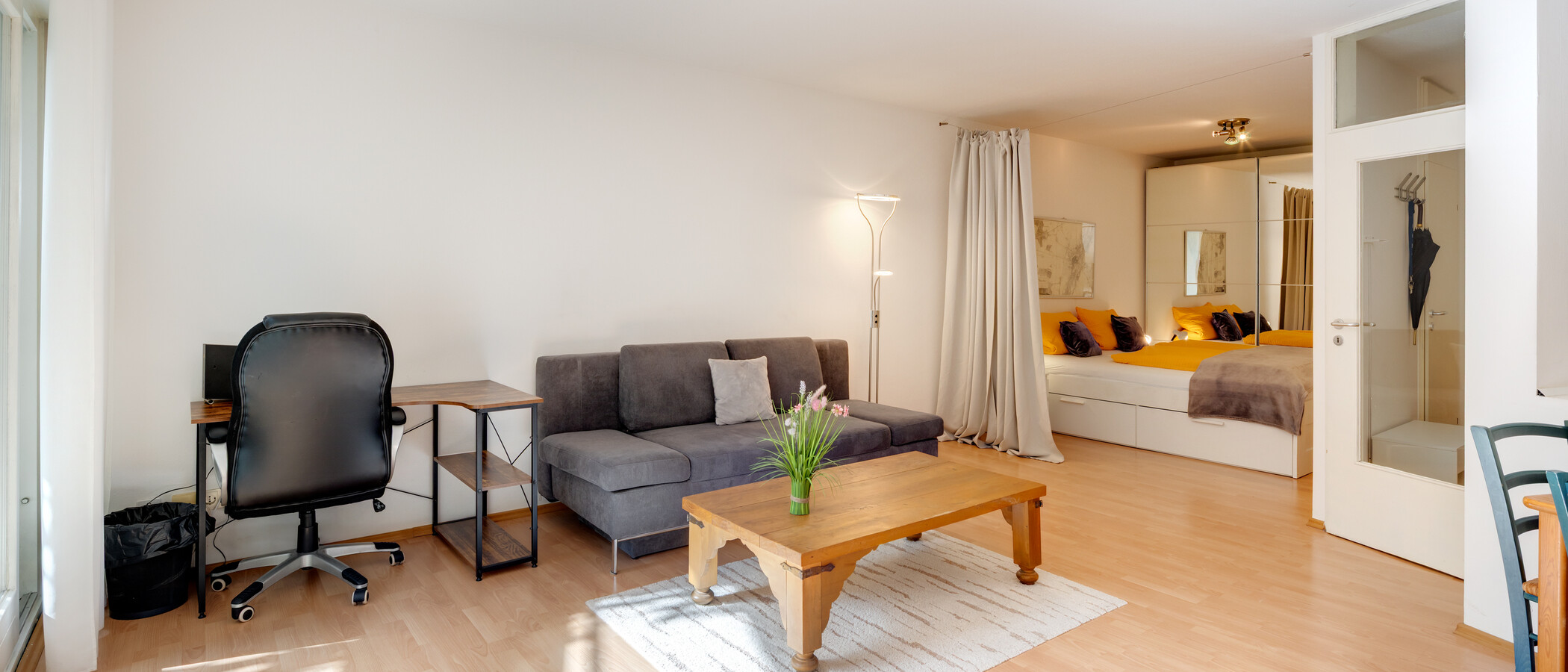 apartment München Schwabing-West (rund um den Hohenzollernplatz) 02 living area 2225