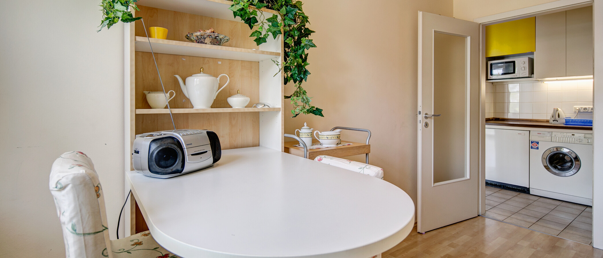 apartment München Schwabing (links der Leopoldstraße) 02 dining 2236