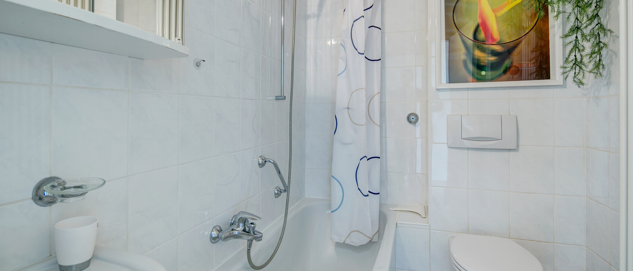 apartment München Schwabing (links der Leopoldstraße) 01 bathroom 2236