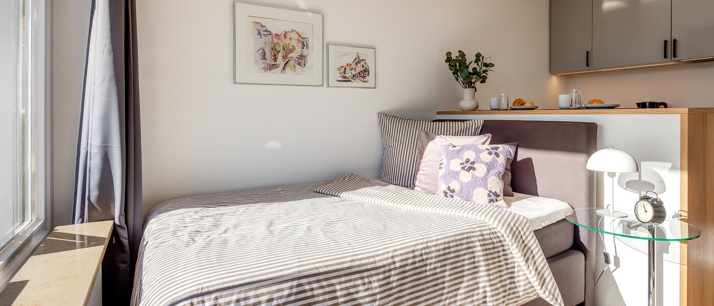 studio München Schwabing-Nord (zw. Leopoldstraße & Englischen Garten) 02 sleeping area 2242