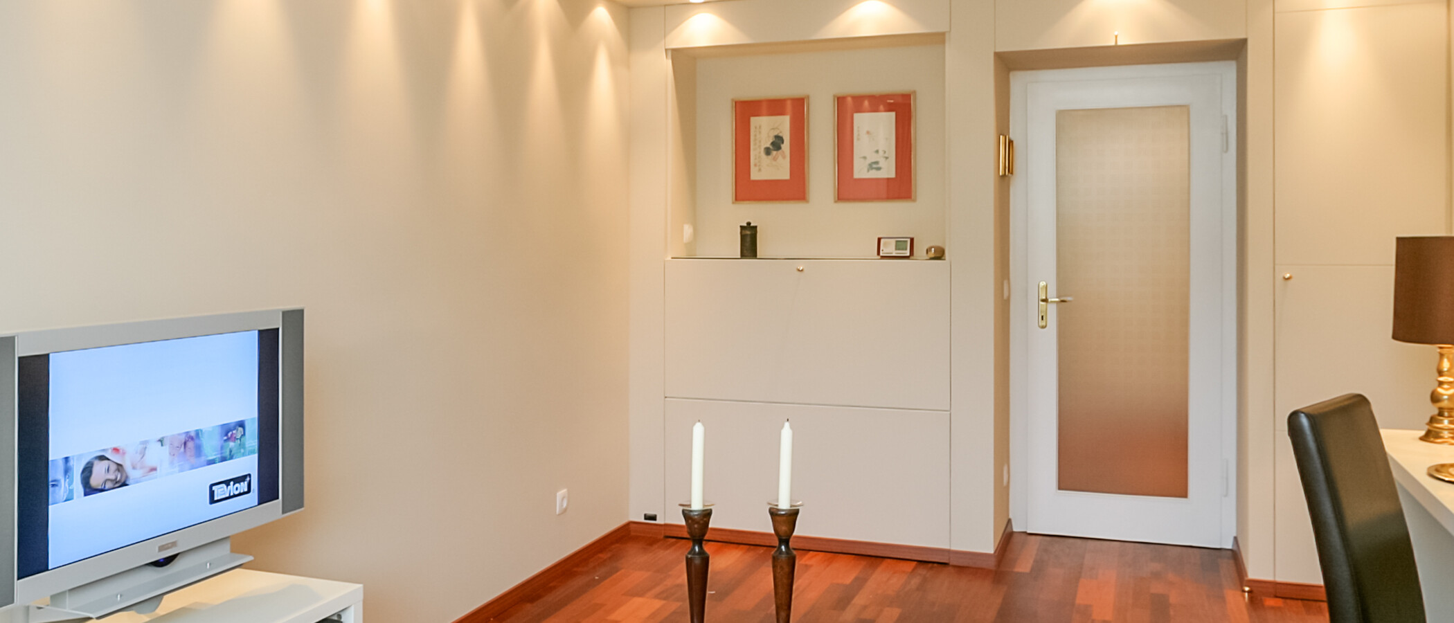 studio München Schwabing (links der Leopoldstraße) 03 living room 2333