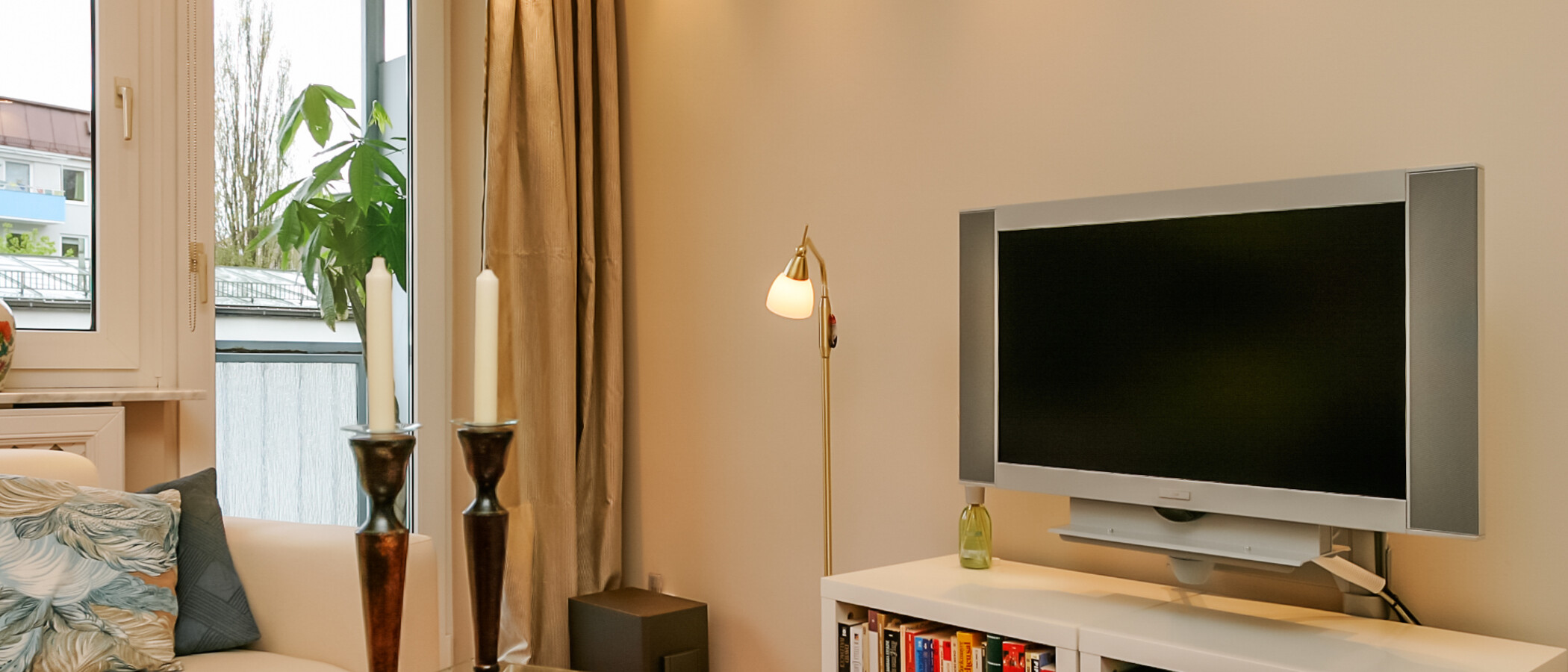 studio München Schwabing (links der Leopoldstraße) 05 living room 2333