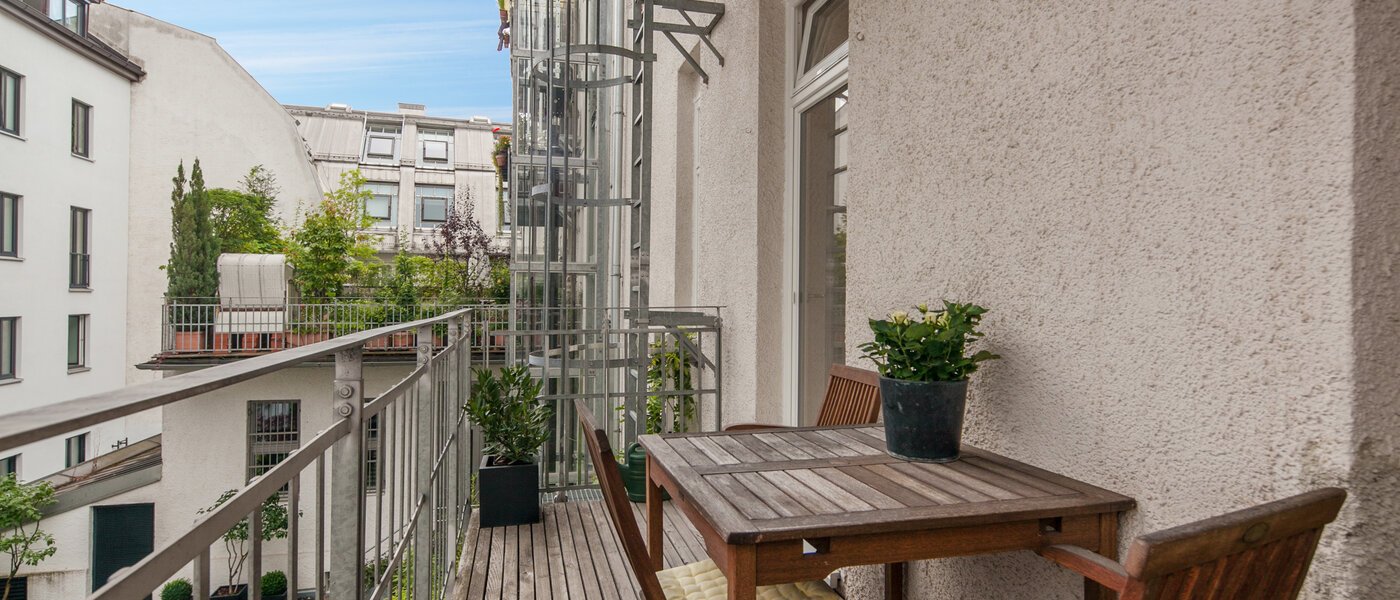 apartment München Gärtnerplatzviertel 01 balcony 2364