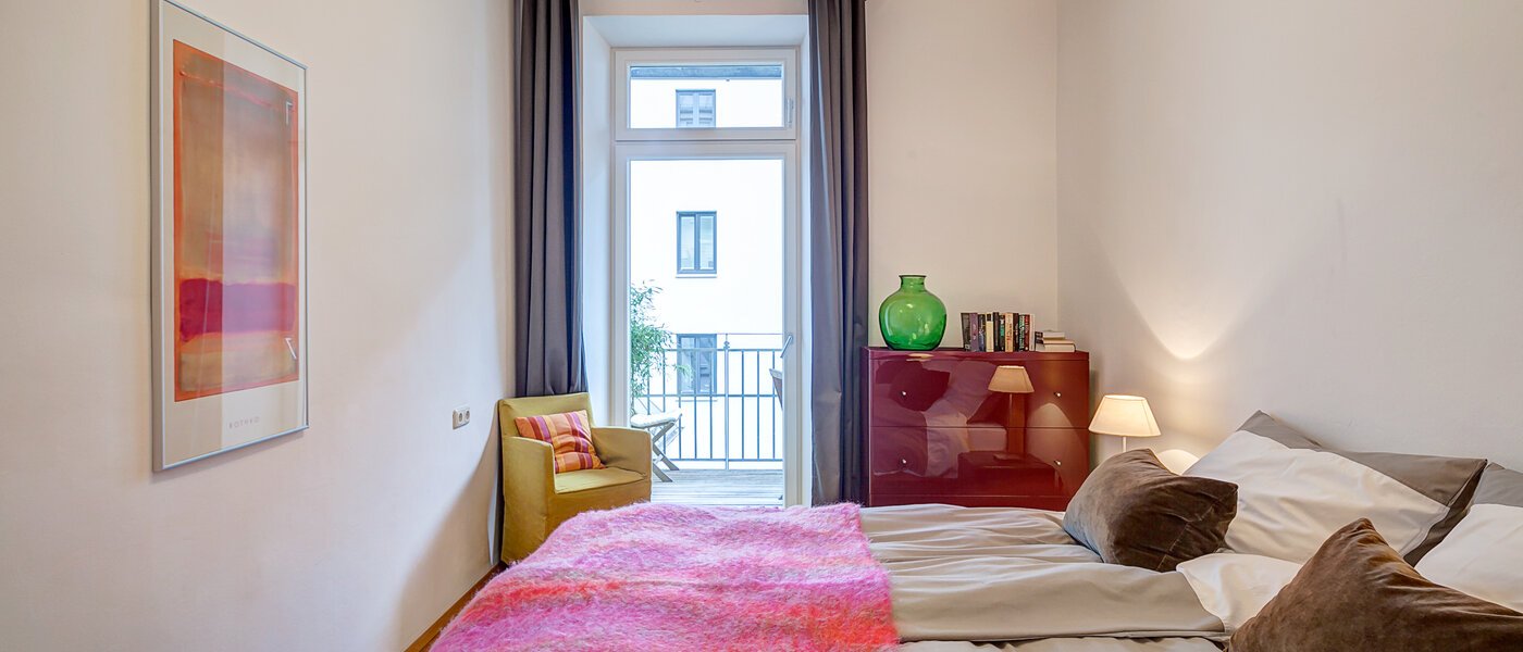 apartment München Gärtnerplatzviertel 02 sleeping area 2364