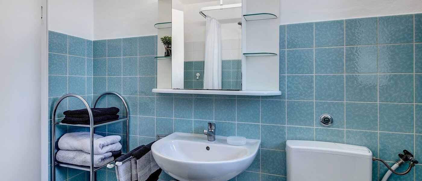 apartment Ottobrunn 02 bathroom 2365