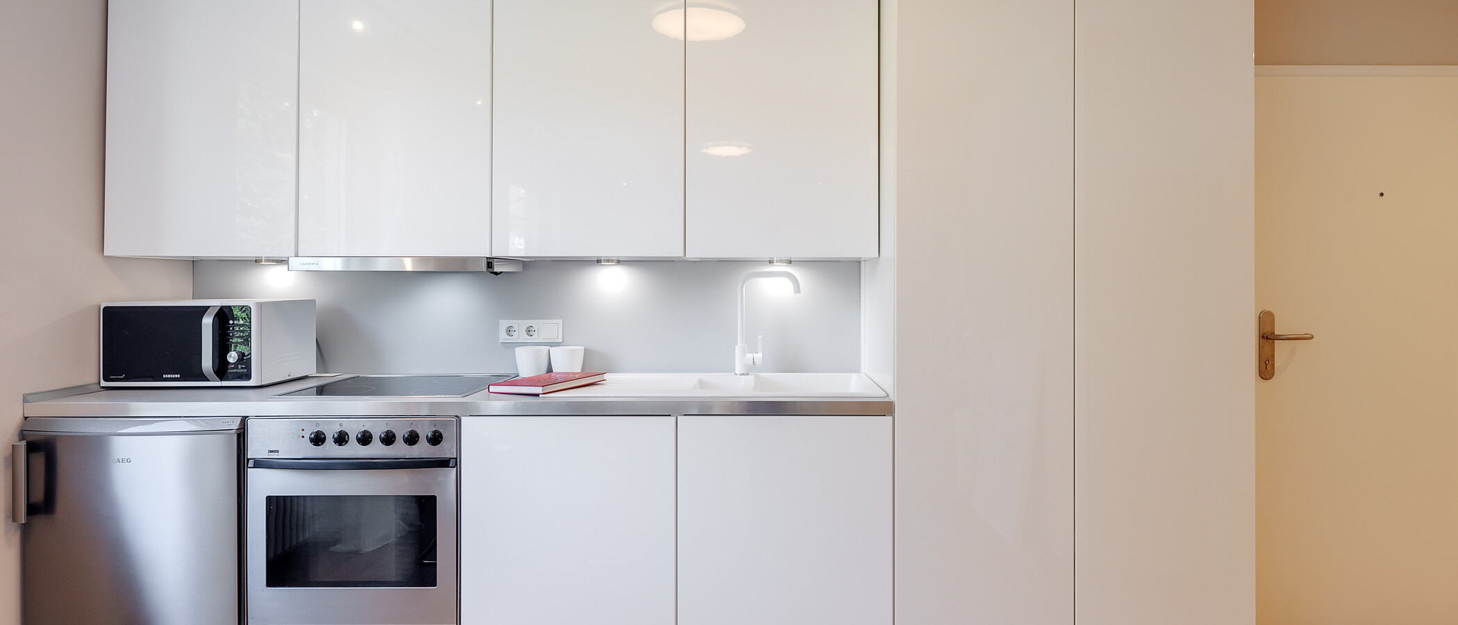 apartment München Schwabing (links der Leopoldstraße) 01 kitchen 2407