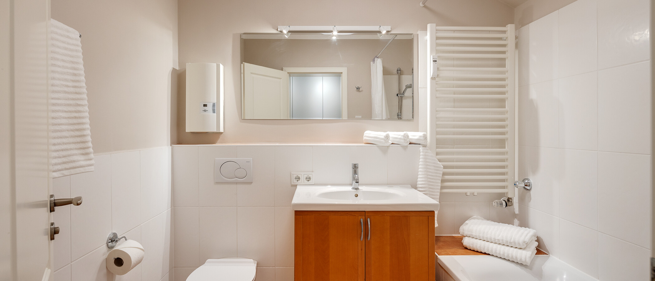 apartment München Schwabing (links der Leopoldstraße) 01 bathroom 2407