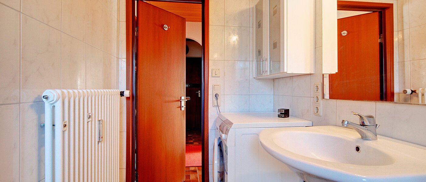 apartment München Solln 03 bathroom 2453