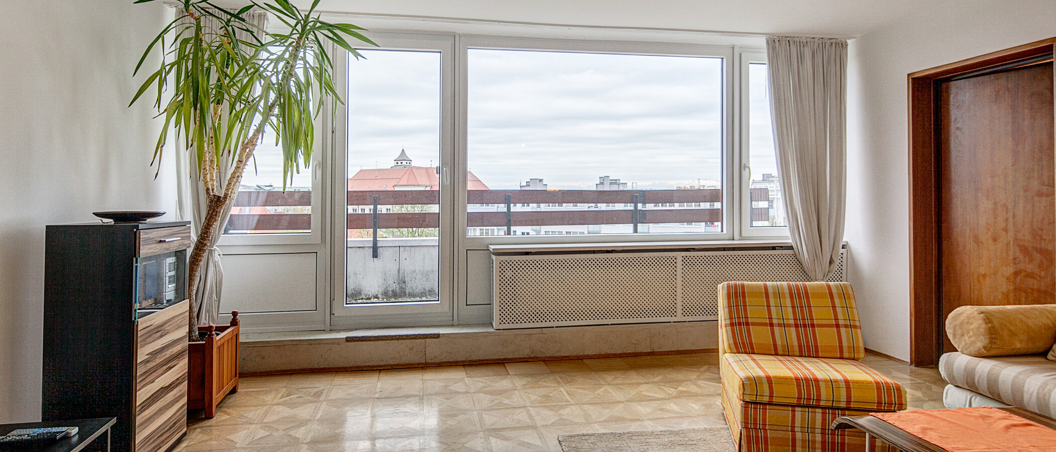 roof terrace apartment München Maxvorstadt 02 living room 255