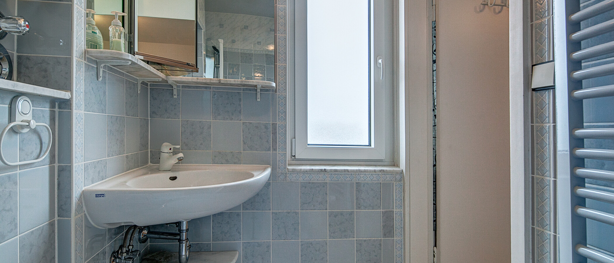 roof terrace apartment München Maxvorstadt 03 bathroom 255