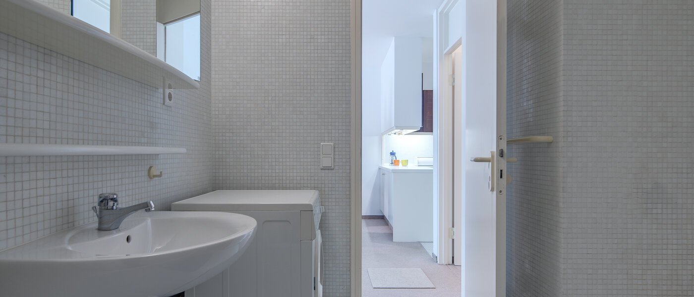 apartment München Milbertshofen 03 bathroom 2558