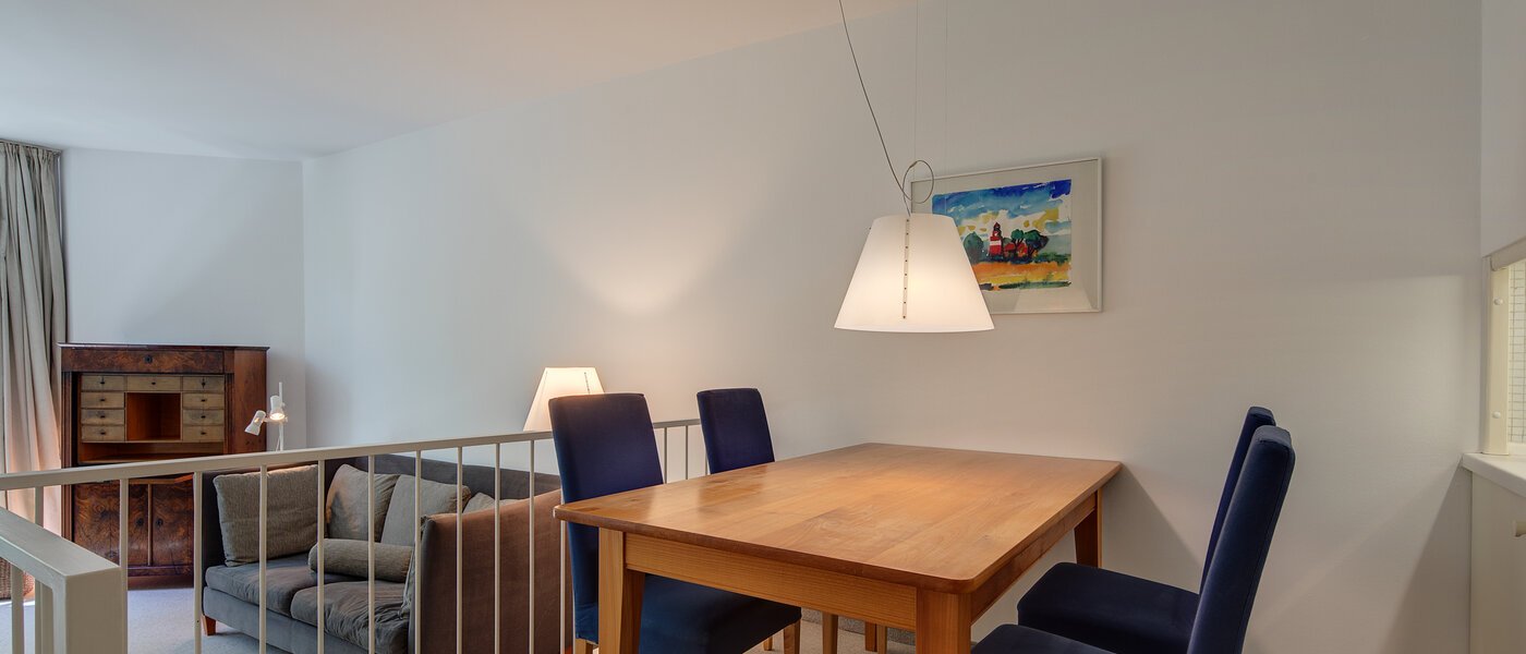 apartment München Milbertshofen 01 dining area 2558