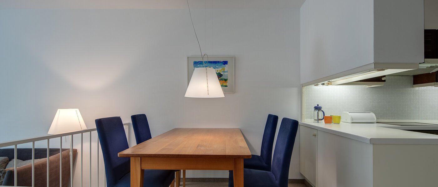 apartment München Milbertshofen 02 dining area 2558