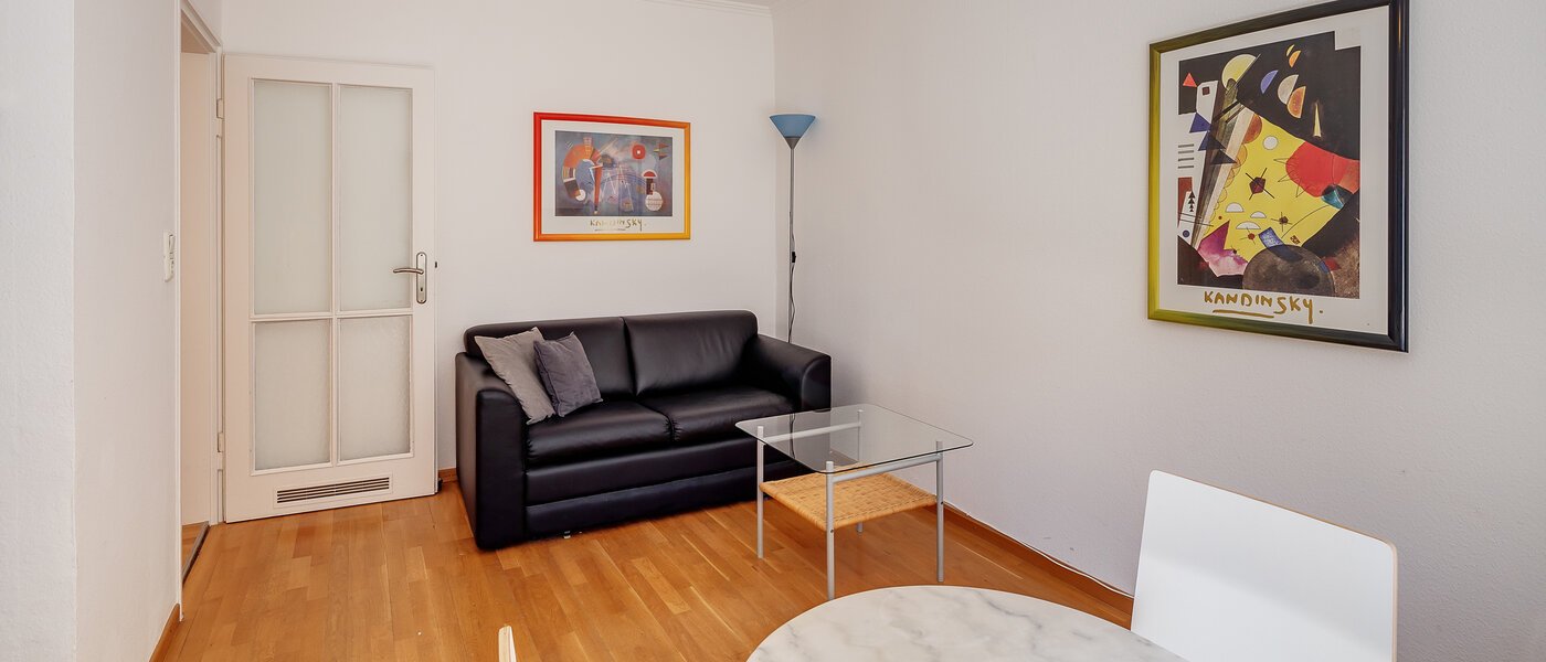 apartment München Schwabing-West (rund um den Hohenzollernplatz) 01 living area 2568