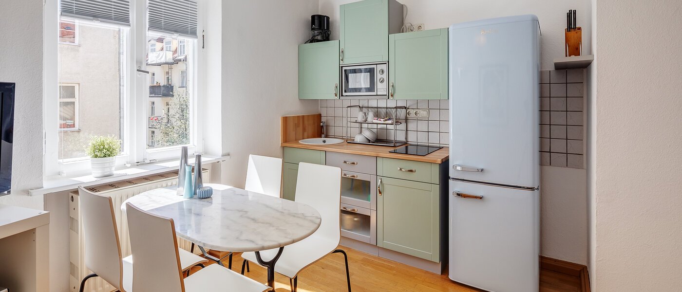 apartment München Schwabing-West (rund um den Hohenzollernplatz) 03 living area 2568