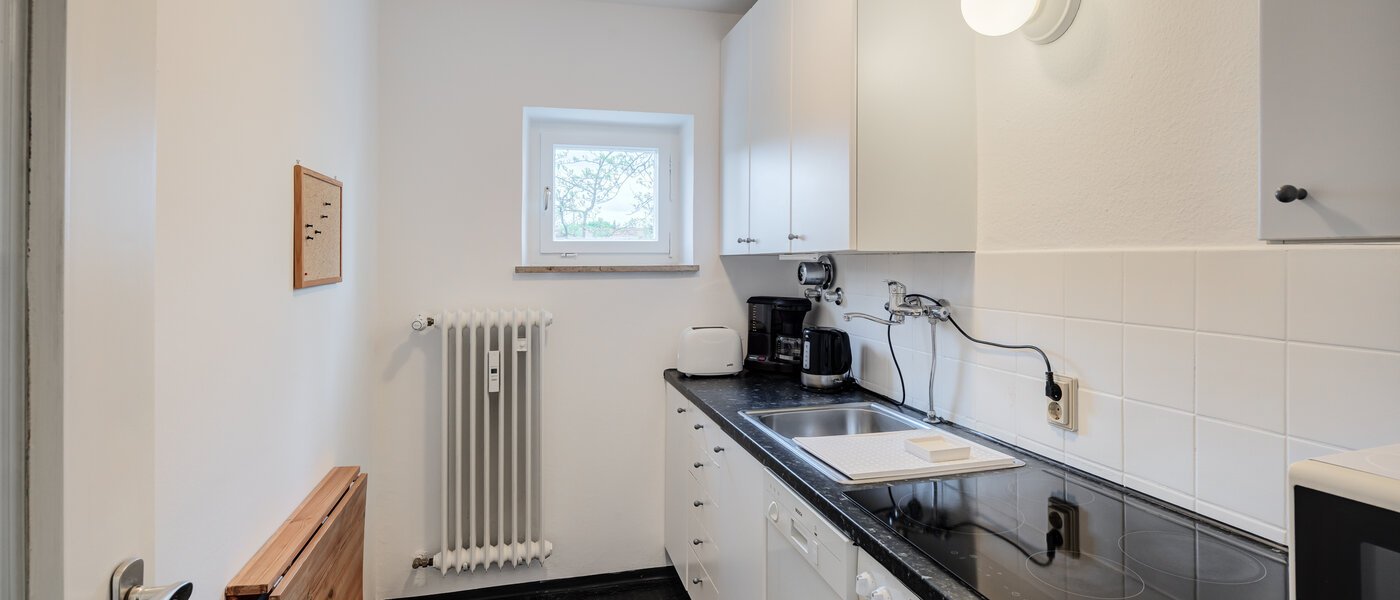 apartment München Schwabing-Nord (zw. Belgrad- & Leopoldstraße) 01 kitchen 2635