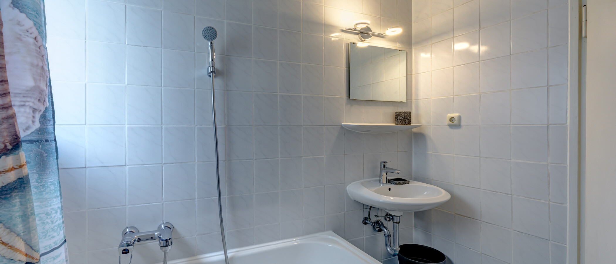studio München Neuhausen 01 bathroom 2682