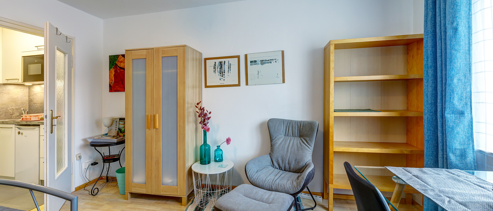 studio München Neuhausen 02 living area 2682