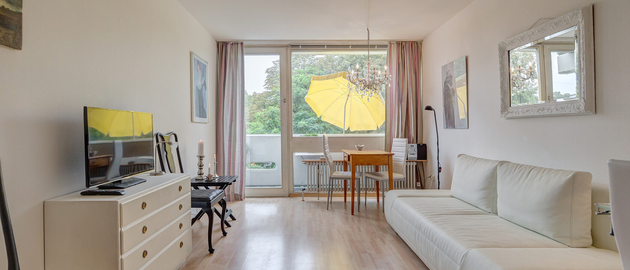 studio München Schwabing (links der Leopoldstraße) 02 living room 2684
