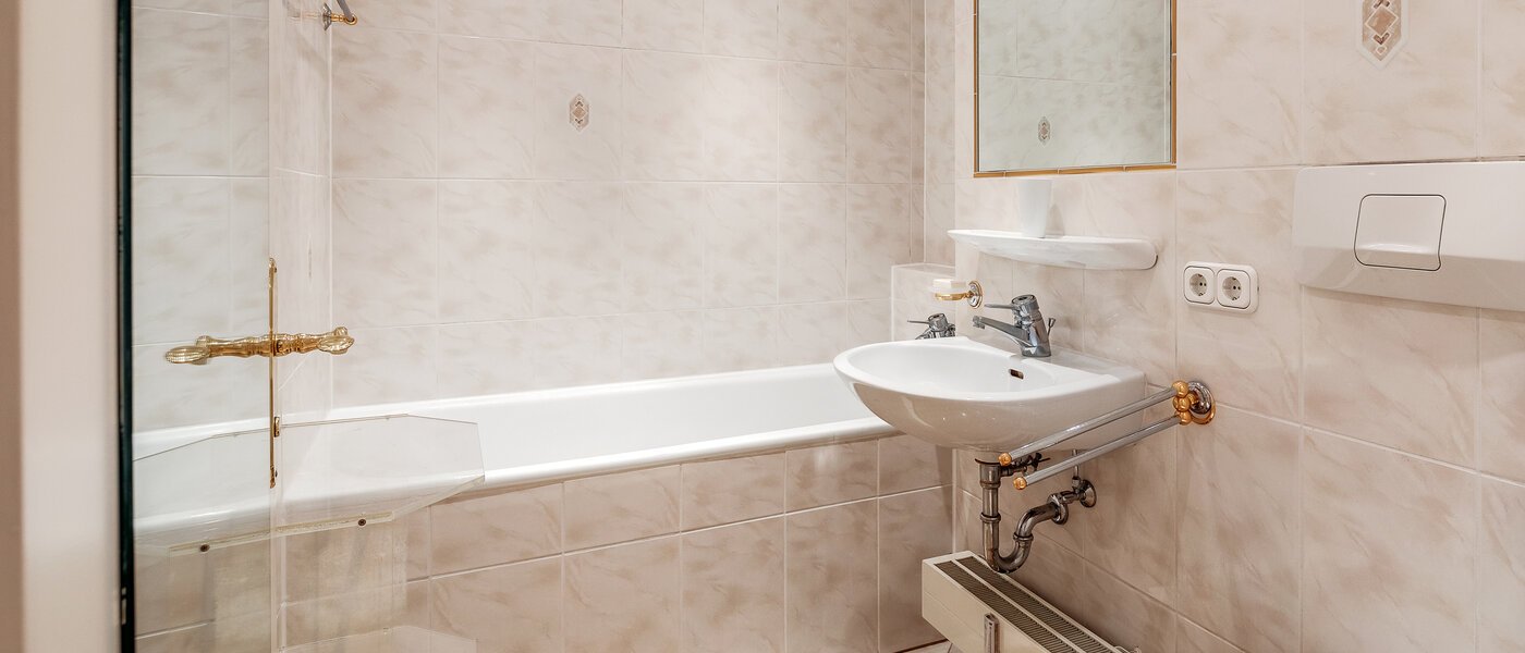 apartment München Schwabing (rechts der Leopoldstraße) 02 bathroom 2699