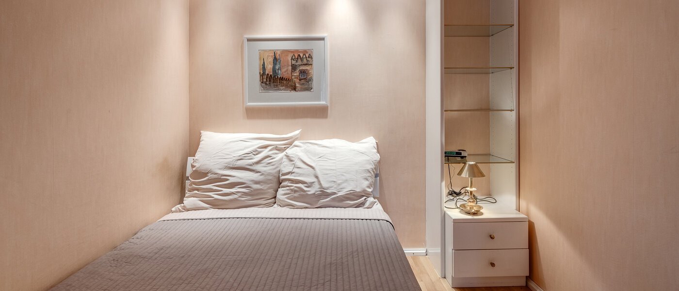 apartment München Schwabing (rechts der Leopoldstraße) 01 sleeping area 2699