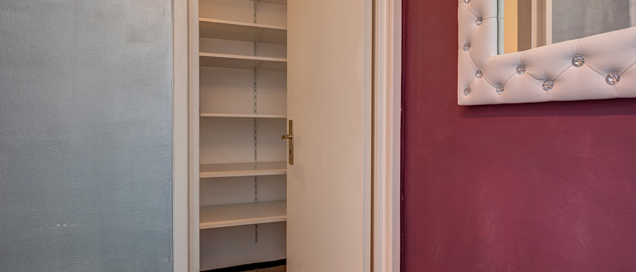 roof terrace apartment München Neuhausen 01 storage room 2774