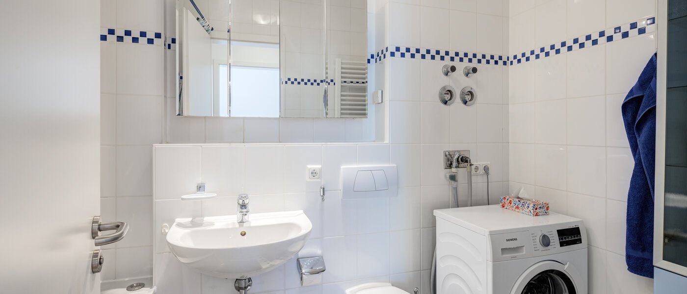 apartment München Parkstadt Schwabing 01 bathroom 2876