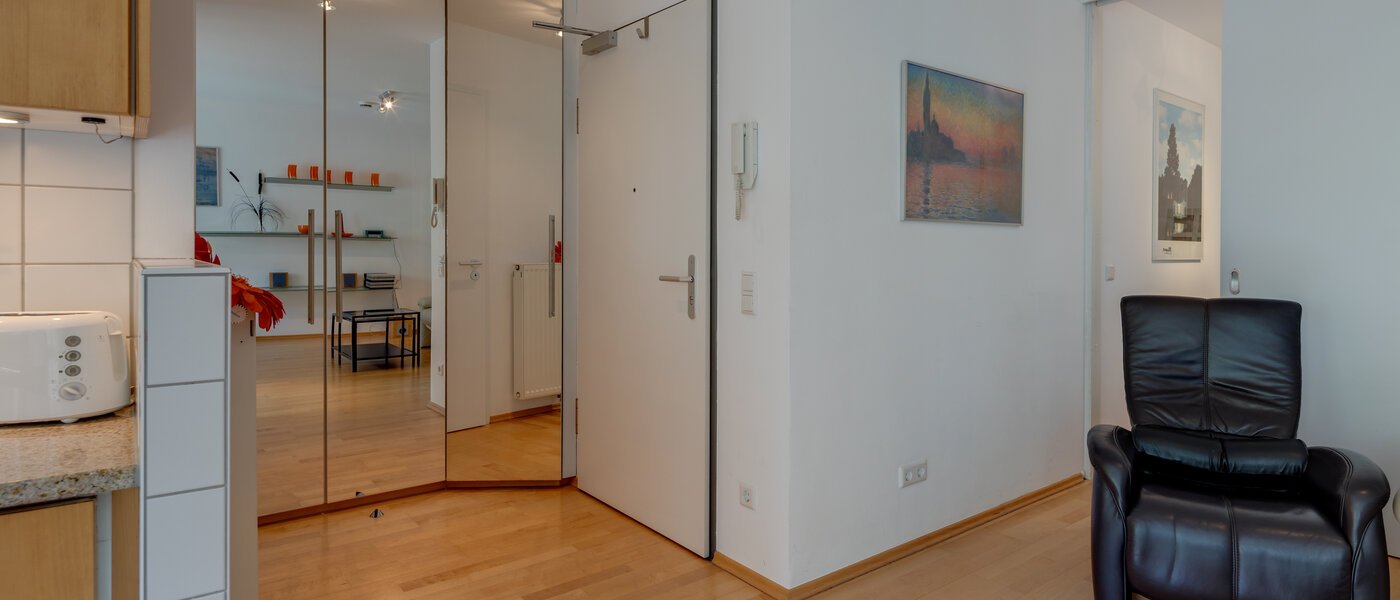 apartment München Isarvorstadt 02 living area 2933