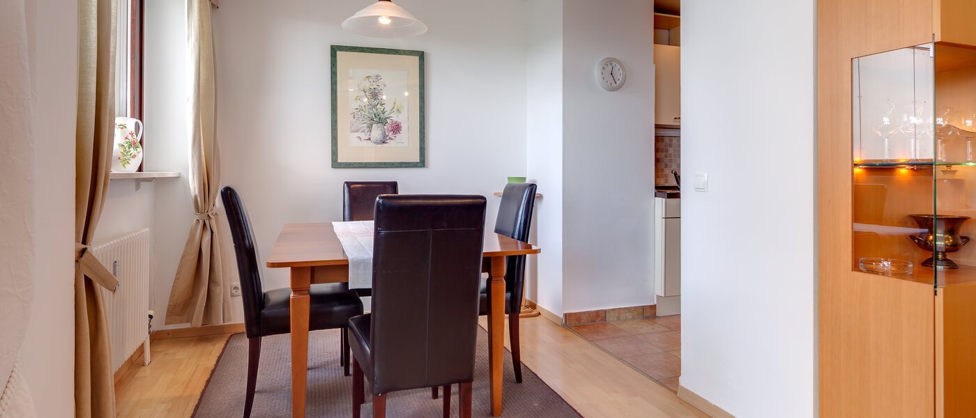 apartment München Haidhausen 02 dining 2973