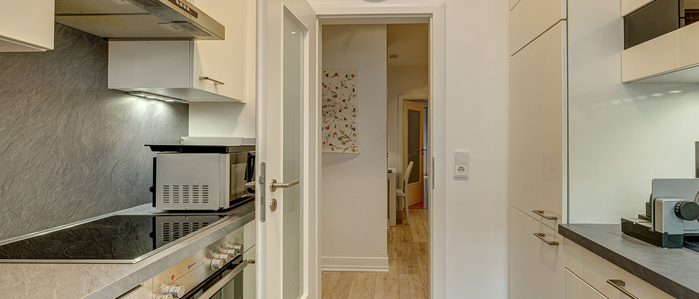 apartment München Schwabing-West (rund um den Hohenzollernplatz) 03 kitchen 2993