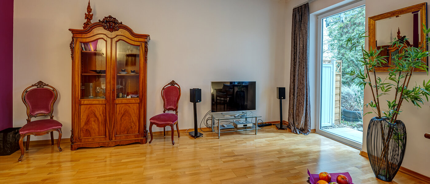 apartment München Schwabing-West (rund um den Hohenzollernplatz) 05 living room 2993