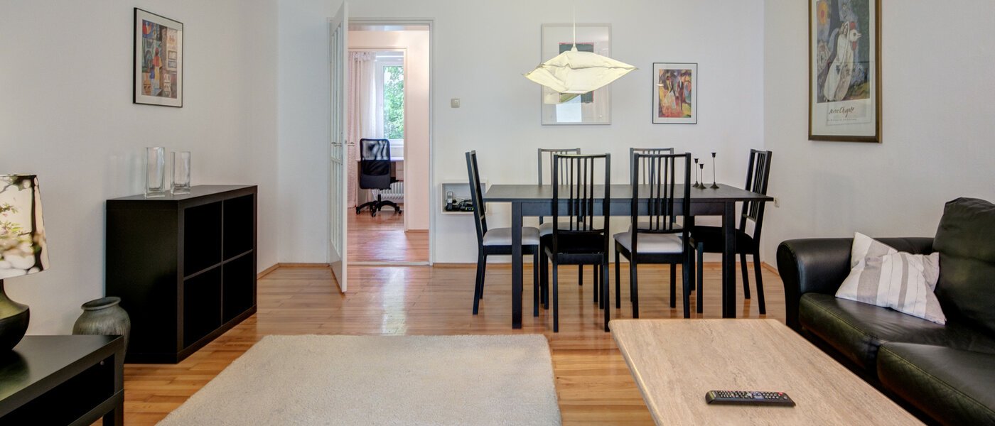 apartment München Schwabing-Nord (zw. Leopoldstraße & Englischen Garten) 04 living room 3091