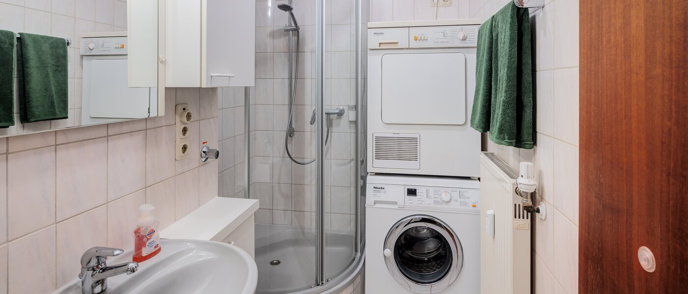 apartment München Harlaching 03 bathroom 3096