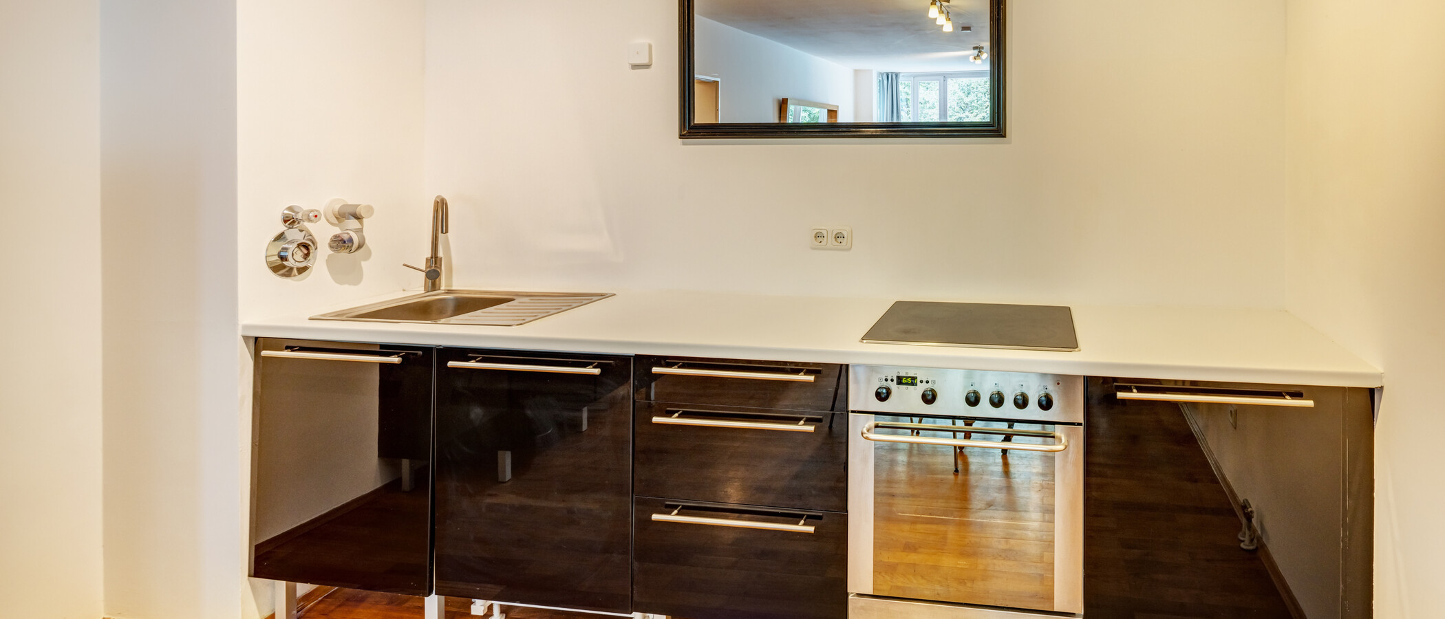 apartment München Glockenbachviertel 01 kitchen 3097