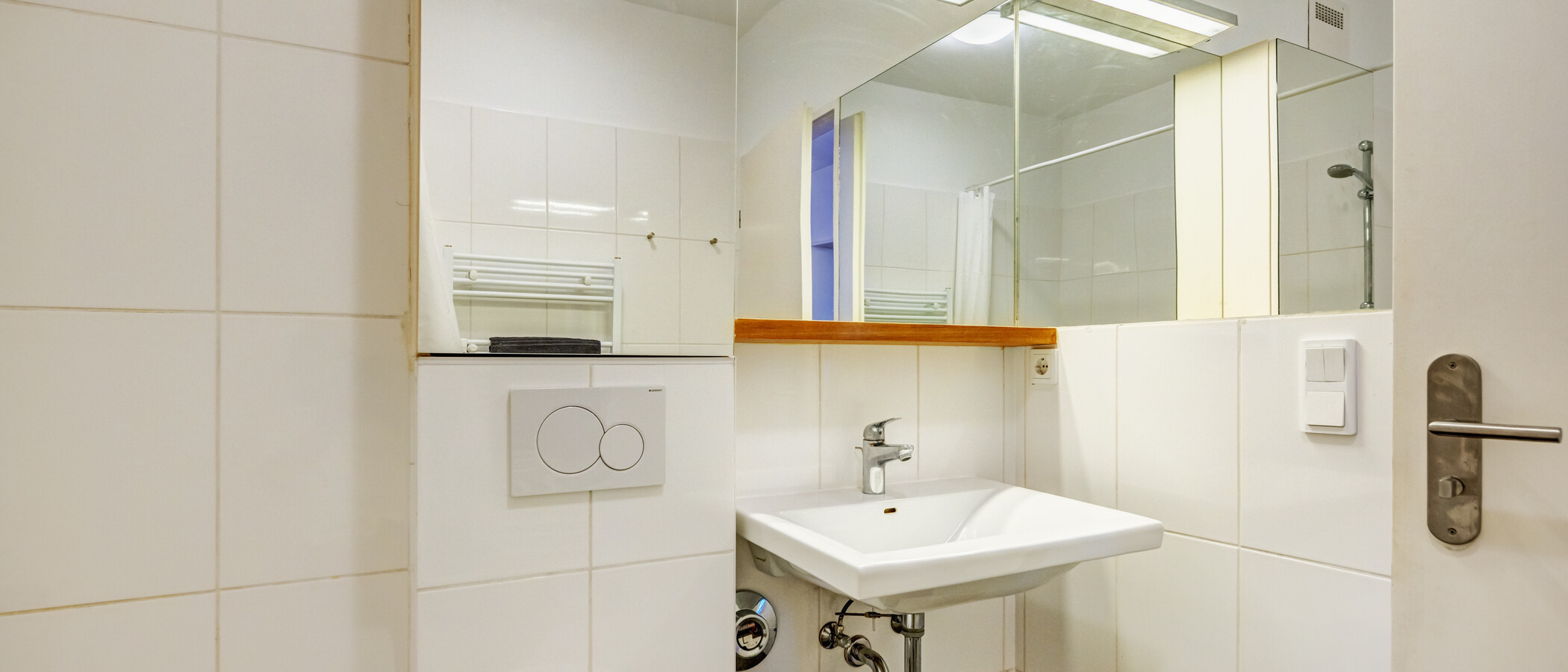 apartment München Glockenbachviertel 02 bathroom 3097