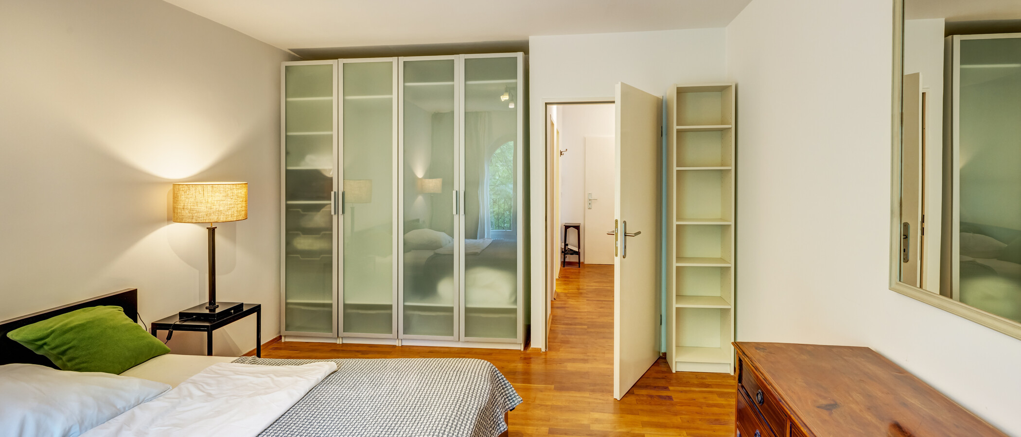 apartment München Glockenbachviertel 02 bedroom 3097