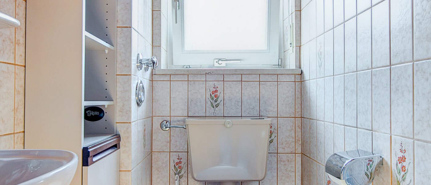 apartment München Solln 01 separate toilet 3122