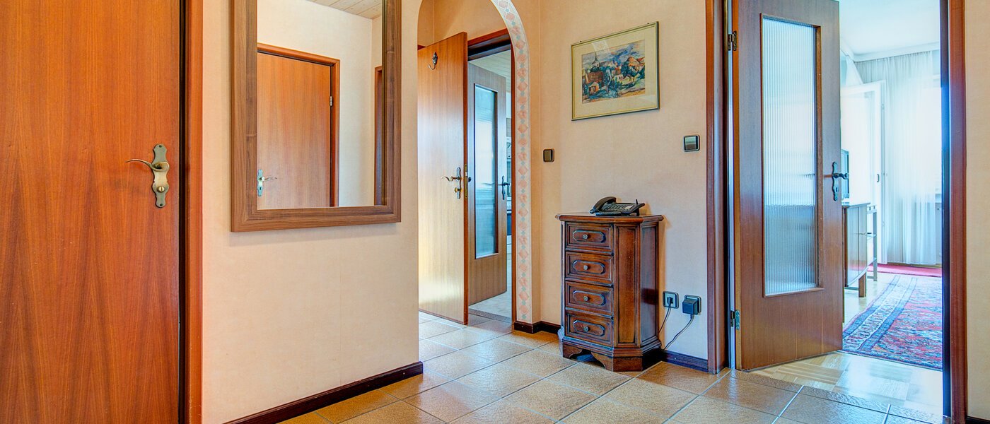 apartment München Solln 02 hall 3122