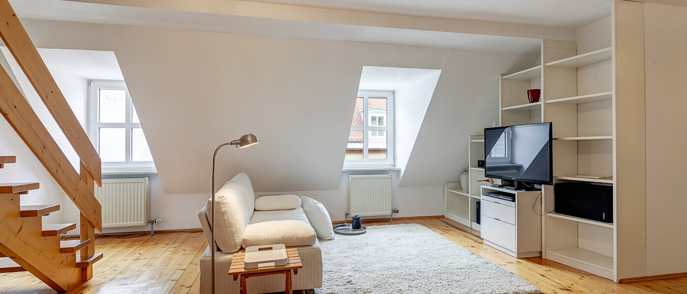 attic apartment München Zentrum 02 living room 3130