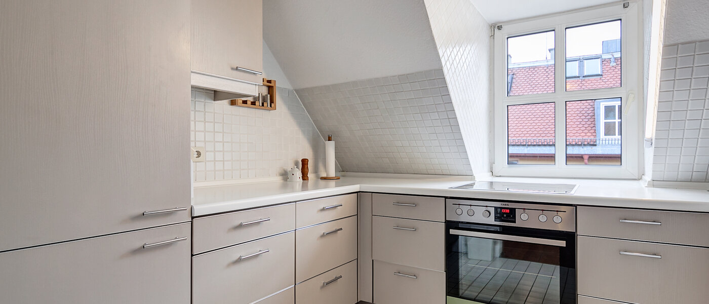 attic apartment München Zentrum 01 kitchen 3130