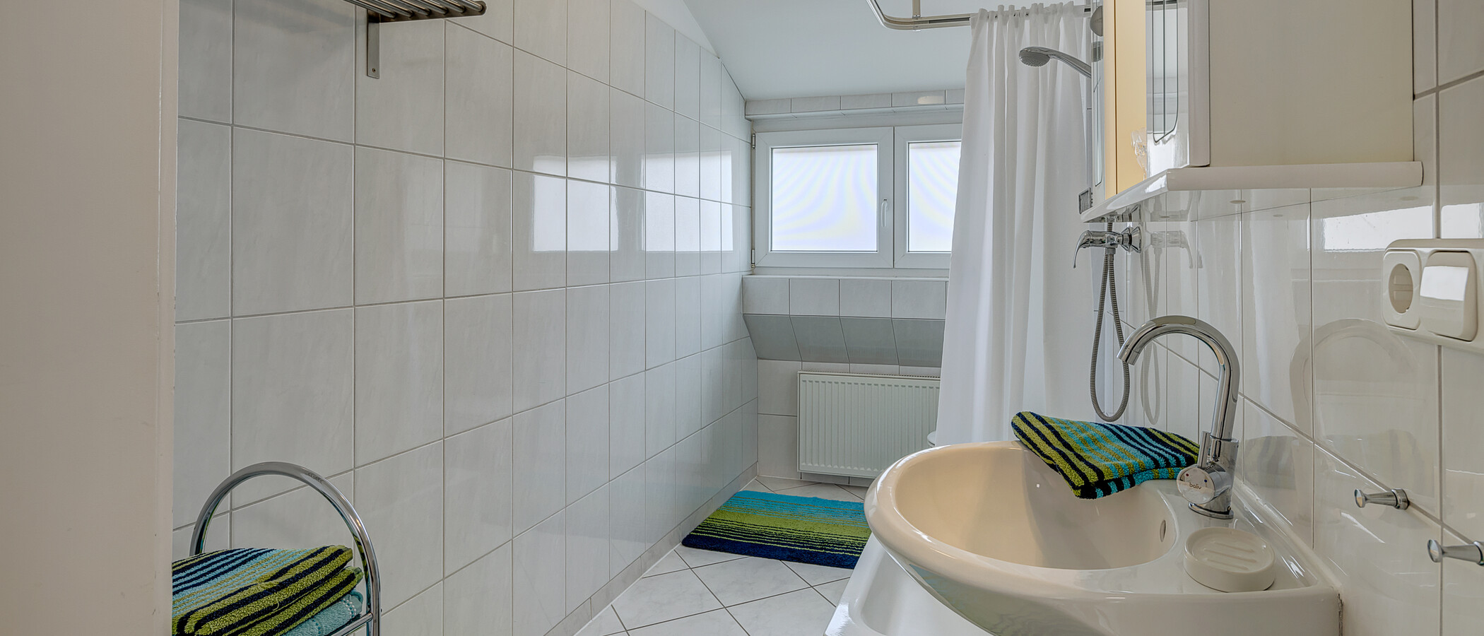apartment Ottobrunn 01 bathroom 3133